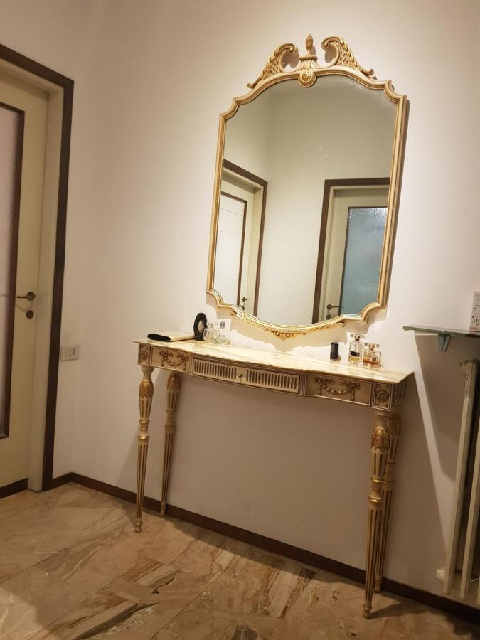 Big Room In Private Appartament, Close To The Station And Center Of City Bergamo Ngoại thất bức ảnh